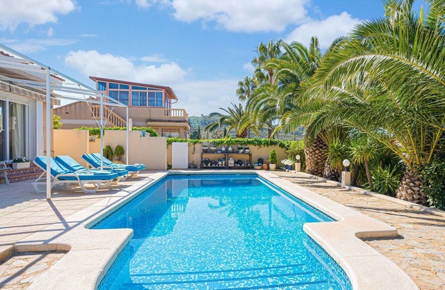 VILLA BUSOT CON PISCINA