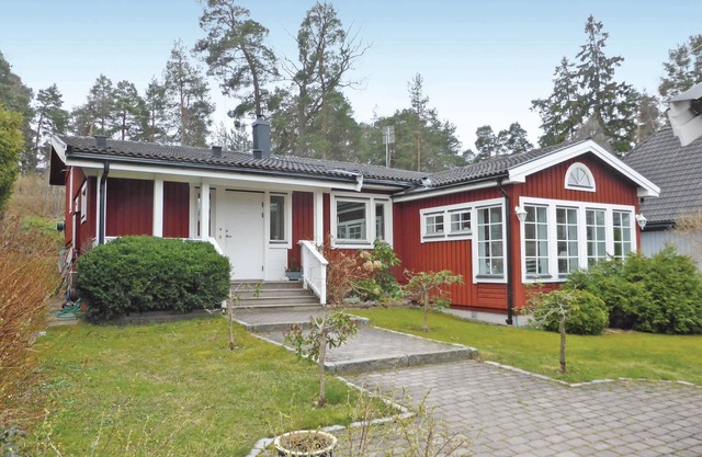 Preciosa casa en Saltsjö-Boo con sauna