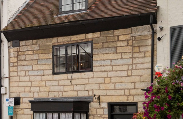Encantadora casa en inglés recientemente renovada, idealmente ubicada en Alcester, Warwickshire