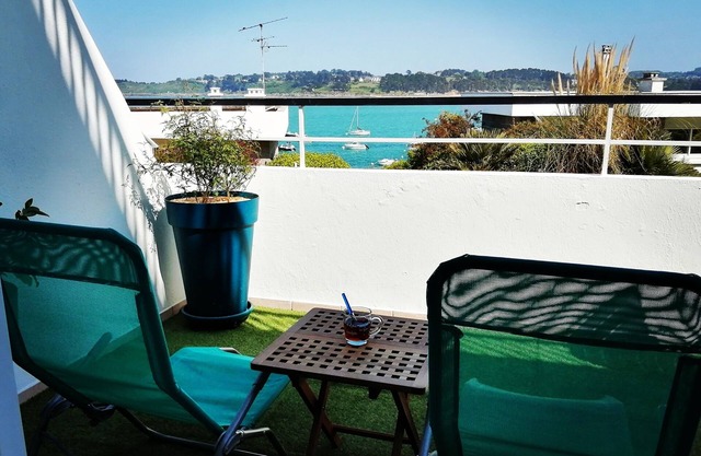 Lovely new apartment, right on the water!