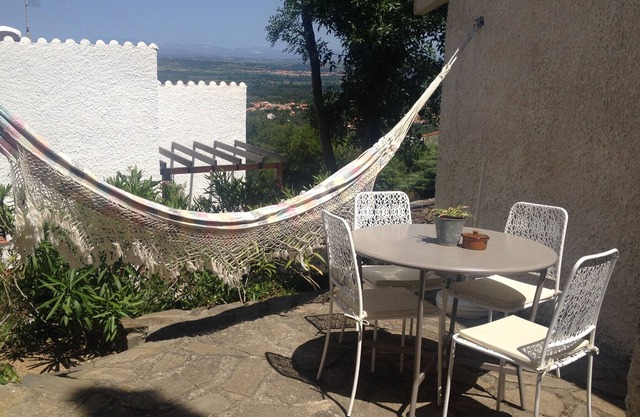 Precioso apartamento de un dormitorio en la planta baja con terraza y aparcamiento.