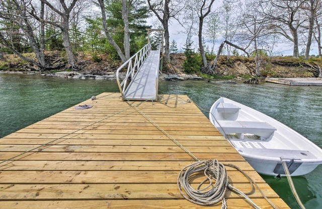 ¡NUEVO! 'Raspberry Cottage' con bote de remos en Back Cove!