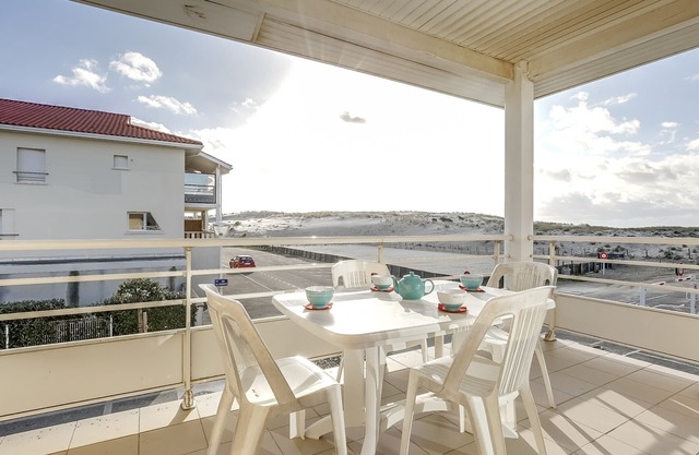 Bonito apartamento T3 a 50m de la playa, balcón, aparcamiento, para 4
