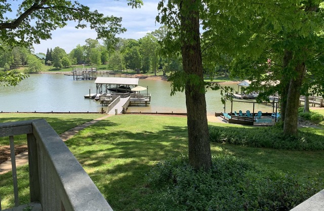 Lovely waterfront home with private pier, firepit, swings, kayaks!