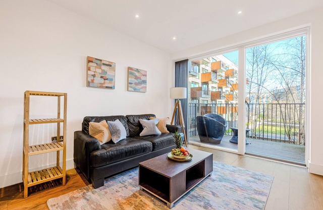 Apartamento de lujo de nueva construcción * 20 min al centro *