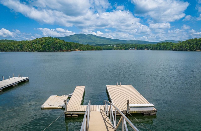 Lower rates/flexible calendar Waterfront Home w/ Private Dock and Mountain Views
