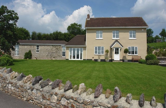 Lower Wadden Farmhouse and Annexe, SOUTHLEIGH