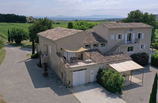 Apartamento 4 personas en casa de campo provenzal en el corazón del Luberon
