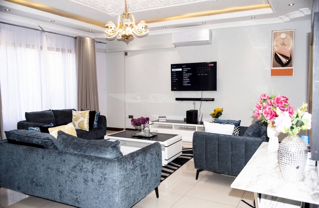 Lusaka Luxe - Your Private Oasis Awaits in the Heart of Zambia