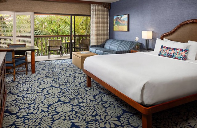 Lush Garden Suite | Tranquil Escape at Catamaran Hotel