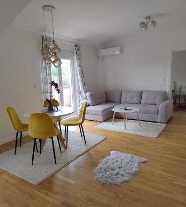 Lux Apartman Banjica