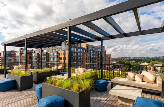 Lux Mount Vernon 1BR w/ Gym, Rooftop, W/D, walk to Metro, by Blueground