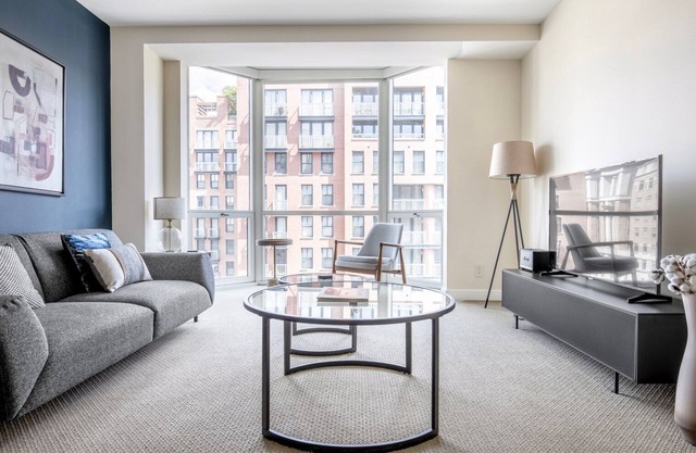 Lux Penn Quarter 1BR w/ Gym, Pool, Doorman, nr. Metro, by Blueground