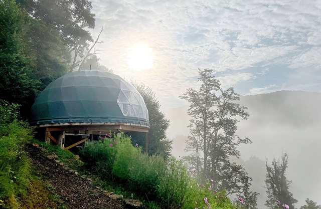 Luxe Dome + Mountain View + Private Deck+ Shower for 2