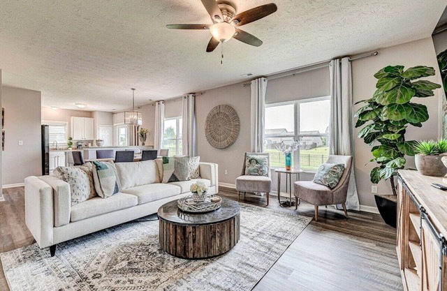 Luxe Home in the Heart of Westfield!!