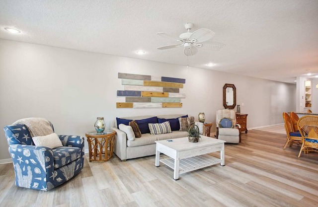 Luxe Oceanfront Retreat: St. Aug Hibiscus D202