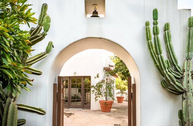 Casa de huéspedes independiente de estilo Santa Fe recientemente renovada; perro amigable
