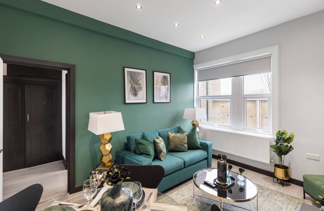 Luxurious Evergreen Flat Sleeps 6