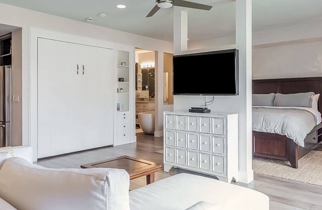 Nuevo condominio de lujo junto a La Costa Resort con ducha de vapor y lavadora / secadora