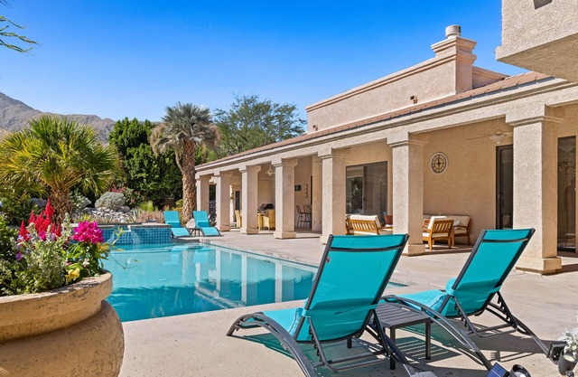 Luxurious Little Tuscany Retreat, Nested at Mountain Range in Top Neighborhood