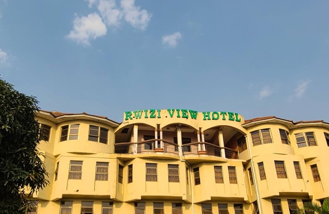 Lujoso Lodge en Mbarara con piscina compartida y aire acondicionado central