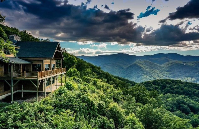Cabaña de montaña aislada con increíbles vistas de largo alcance
