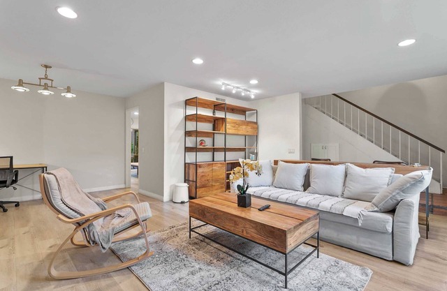 Luxurious Sanctuary on Santa Gertrudes Ave #41808