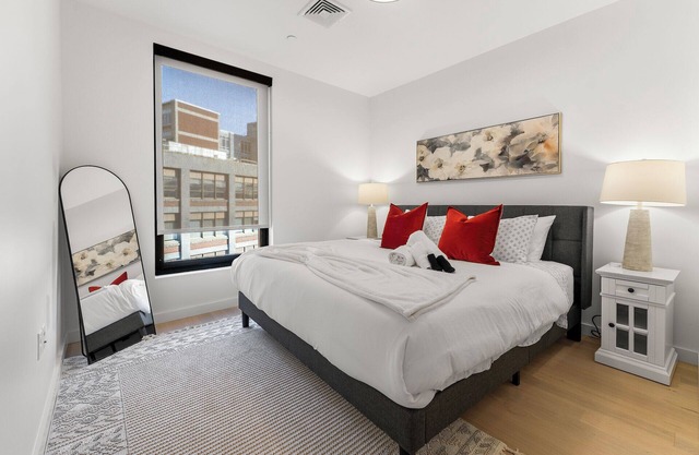 Luxury 1BR Near Broadway Southie 3936