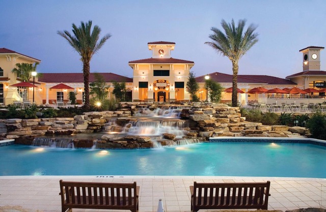 Luxury 2 Bedroom on Spectacular Resort Adjacent to Disney/Premium view-pool ....