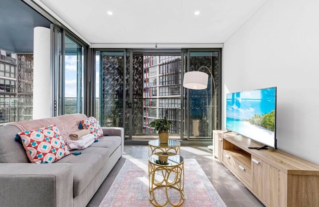 Luxury 2BR APT in heart of Macquarie Park