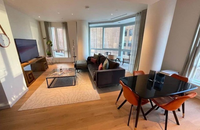 LUXURY 3 Bed 3 Bath Apartment in Central London