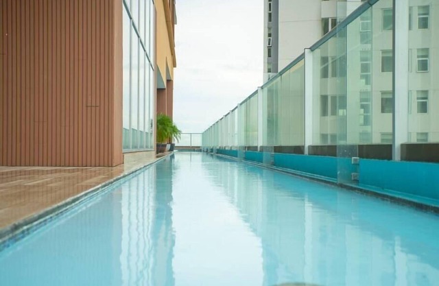 Luxury 3 Bedroom Oceanview apt w parking balcony