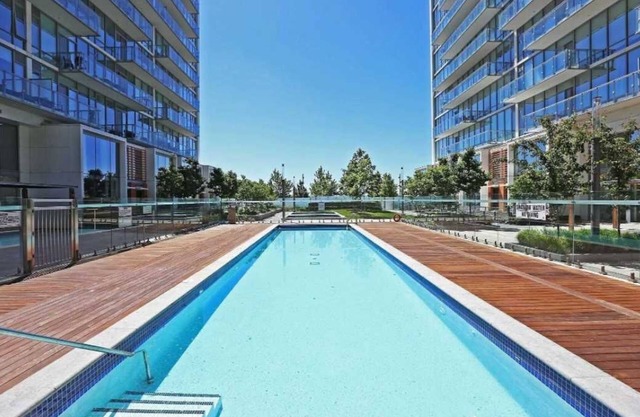 Luxury 3bd-3 bath condo with spectacular views 🌅 of the Lake & Toronto islands.