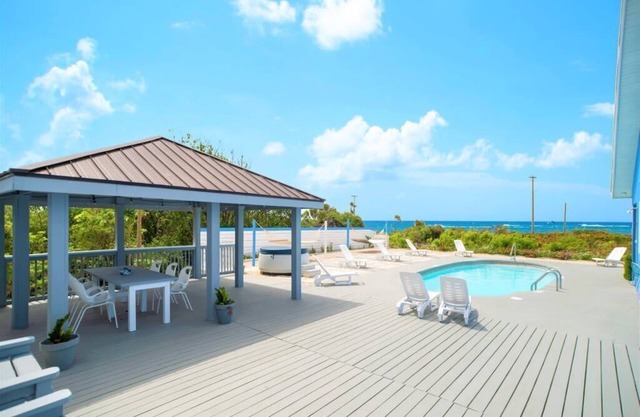Luxury 4 Bdr Ocean View Home w/ Pool + Hot Tub