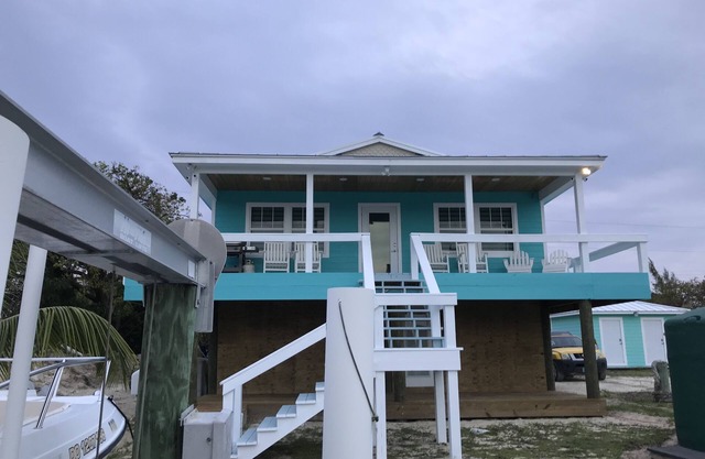 Casa de lujo 2/2 a estrenar con muelle incluido