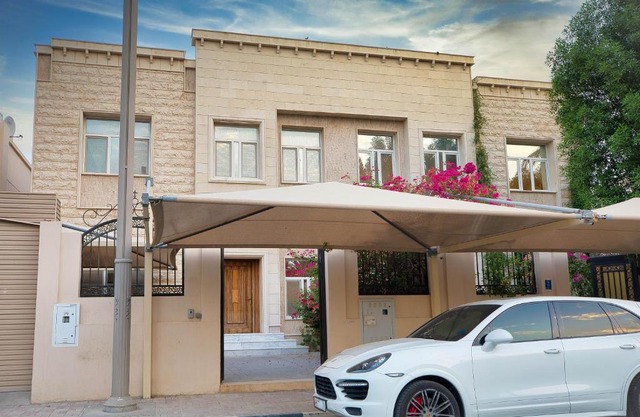 Luxury 5 Bedroom Villa (Optional Car and Driver)