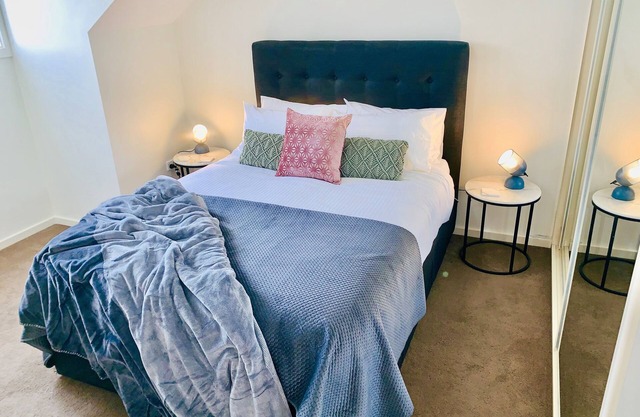 Lujo 5 estrellas, 3 habitaciones Casa nueva, $ 20 Tarjeta de regalo para la cena de Bondi Pizza