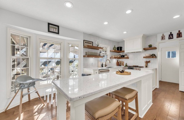 Luxury 5BDR w/ King Beds, Outdoor Fireplace, Game Room and Pet Friendly Perks