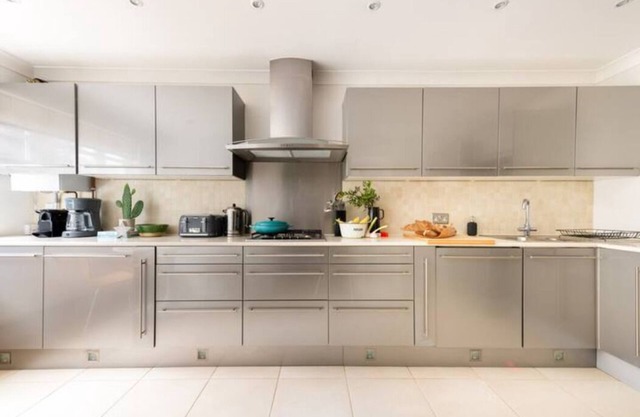 NEW!!! Stunning 5BR, 5 Beds Family Home Free Parking & portable air-condition