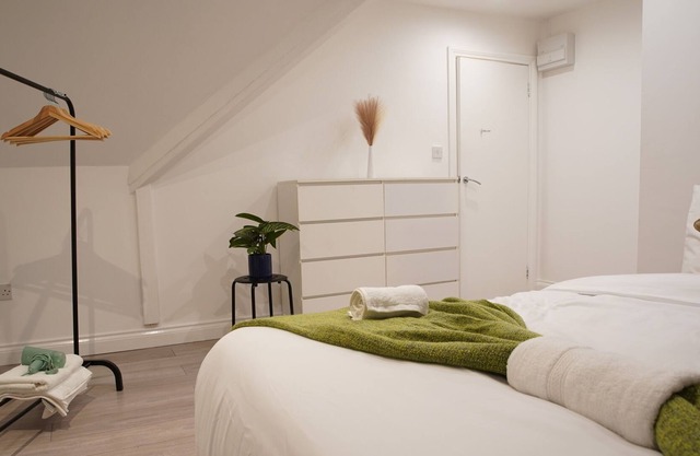 Apartamento-Lujoso-Baño con ducha-Vista al Jardín-Luxury Space