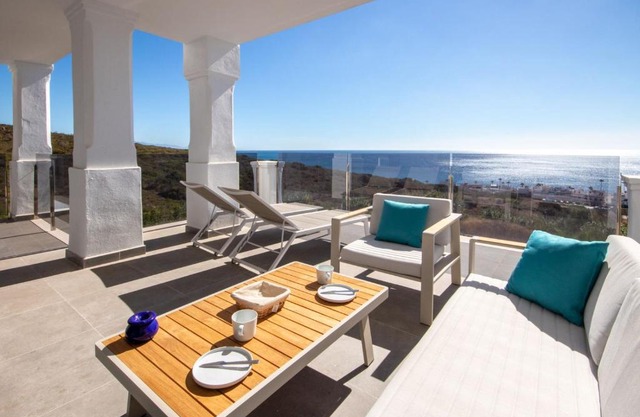 Luxury apartment stunning seaview BS 3104
