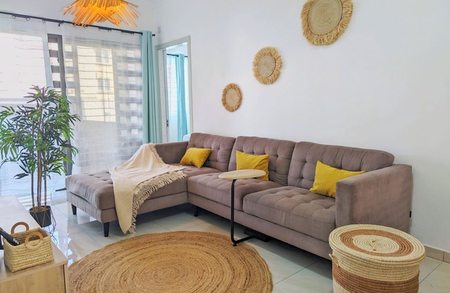 Luxury appartment with pool, patio & sundowners