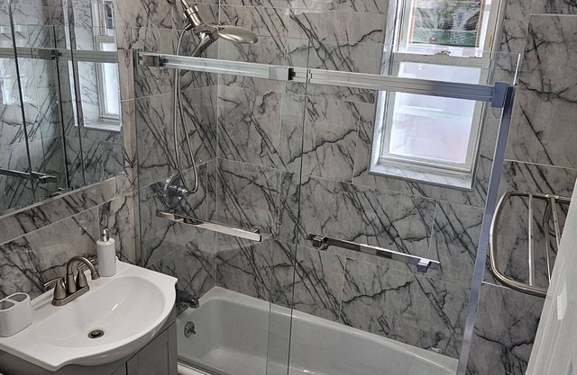 LUXURY APT IN THE BRONX/ CLOSE TO BRONX ZOO
