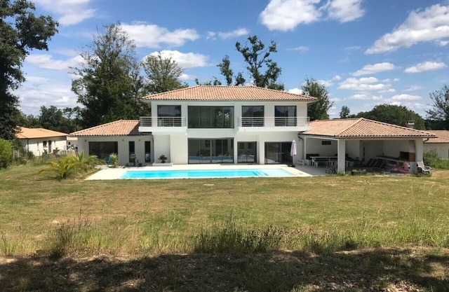 Luxury Architect Villa en el corazón de los viñedos cerca de Burdeos
