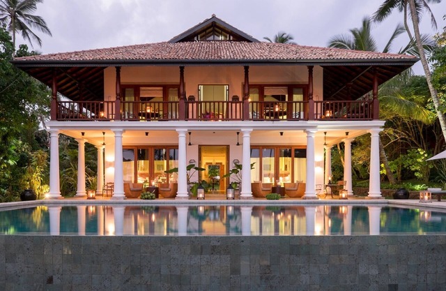 Pvt lujo frente al mar Villa 4 BR con todo el personal de la piscina Infinity 8-12 pax
