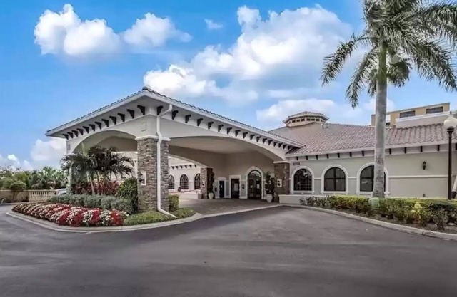 Condominio de lujo en Heritage Bay