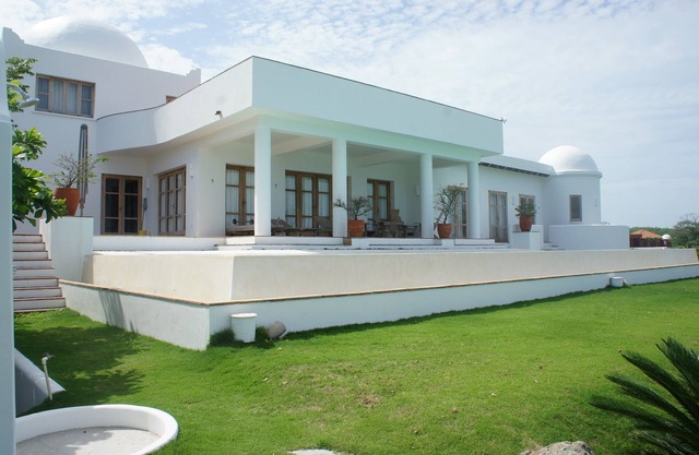Propiedad de diseño de lujo en un paraíso tropical con espléndida vista al mar