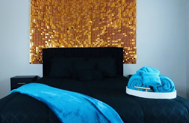 ⭑Luxury hideaway w/ Private Balcony⭑ (NEW LISTING!!!!!!)