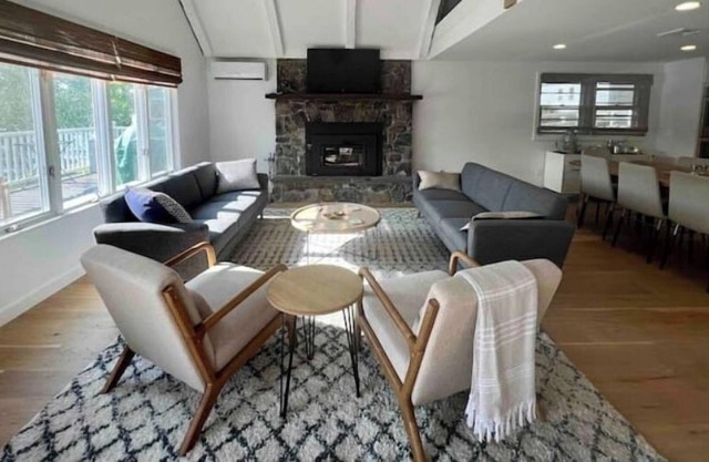 Luxury Highland Lake Waterfront