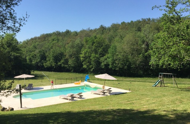 Vacaciones de lujo en Brantome. Villa con piscina en 13 hectáreas de terreno